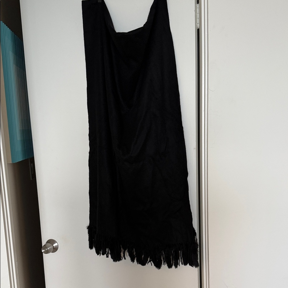 Elegant Black Wool Fur Fringe Wrap